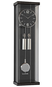 Helmut Mayr Wanduhr Regulator R1810 Kirschbaum abgedunkelt schwarzes Zifferblatt